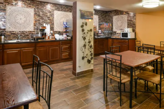 AmericInn by Wyndham Rawlins