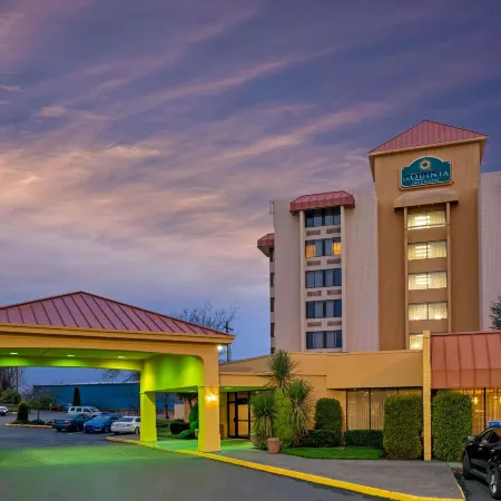 La Quinta Inn & Suites by Wyndham Tacoma - Seattle