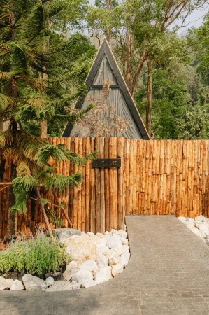 LAGÖM Village Resort Отели рядом с достопримечательностью «Тэм Чан Дао»