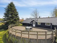 "Petrus" - 750m from the Sea Hotels in Hejls