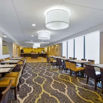 La Quinta Inn & Suites by Wyndham Springfield MA