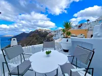 Trieris Villa & Suites Hotels in Thira