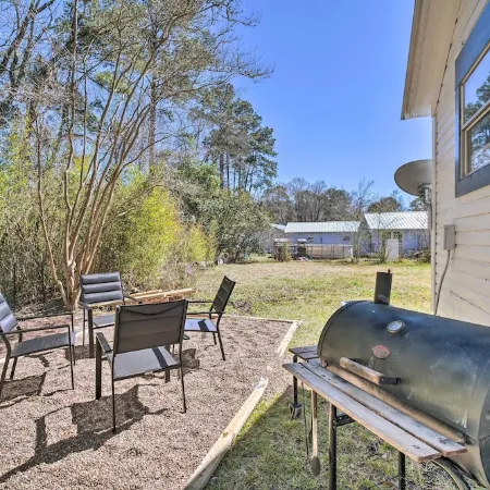Cozy Livingston House w/ Fenced Yard + Patio!