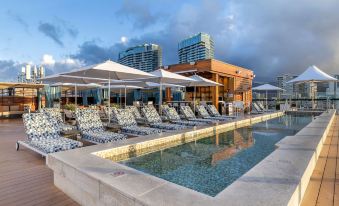 Hilton Grand Vacations Club Hokulani Waikiki Honolulu