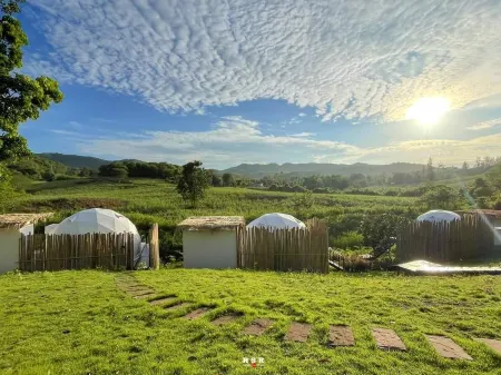 Mondara Villa and Glamping Отели рядом с достопримечательностью «Samnaksong Sitthithamrangsri»