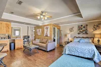 Granbury Studio - 10 Mins from Town + the Lake! - Pet friendly