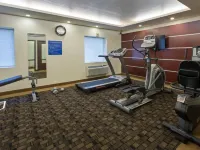 Days Inn & Suites by Wyndham Milwaukee