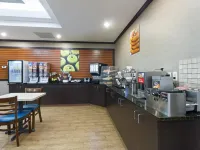 La Quinta Inn & Suites by Wyndham Glendive - Frühstück