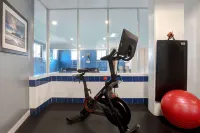 Days Inn by Wyndham Victoria Uptown - ที่มีฟิตเนส