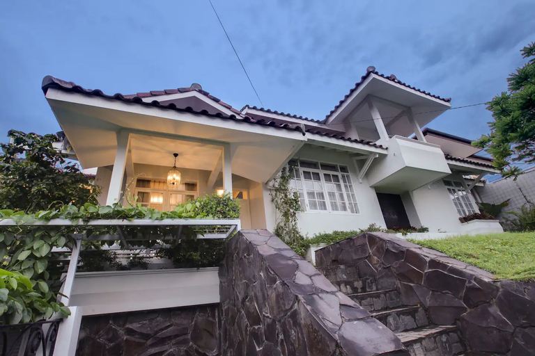 Hillside Bliss Villa Hotels in Kecamatan Coblong