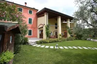Agriturismo la Palazzina Hotels in Sona