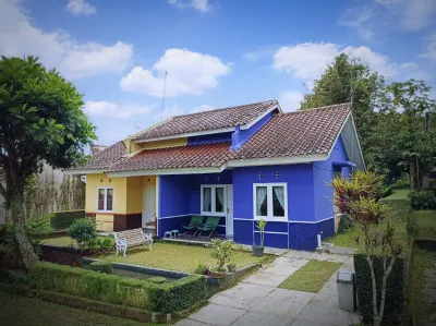 Tempat Nginap 2Br Ciater Highland Resort Hôtels à : Sagalaherang