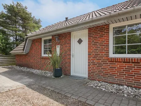 "Joona" - 12km from the Sea Отели в г. Варде