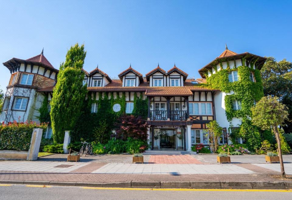 hotel overview picture