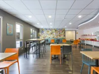 هوتل إف 1 إيني ماسي يجي