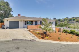 Modern Del Rey Oaks Retreat: 2 Mi to Monterey Bay!