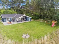 "Thjodulf" - 300m from the Sea