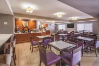 La Quinta Inn & Suites by Wyndham Erie Hotels in Summit Township