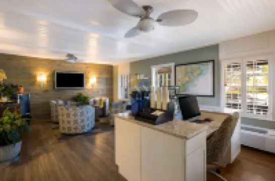 Best Western Sea Island Inn ビューフォートのホテル