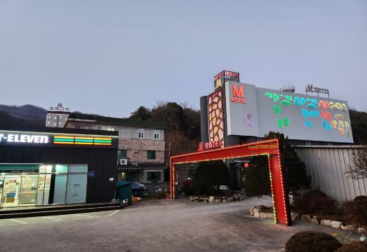 아늑한 숙소 분위기