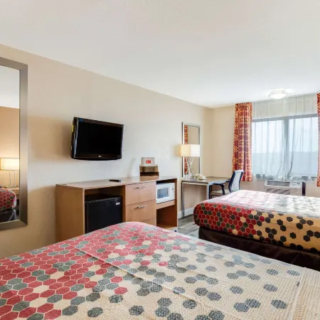 Econo Lodge Madison East Отели в г. Мэдисон