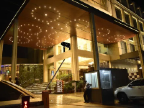 Dng the Grand Hotel Hotels in Kanpur