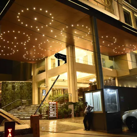 Dng the Grand Hotel