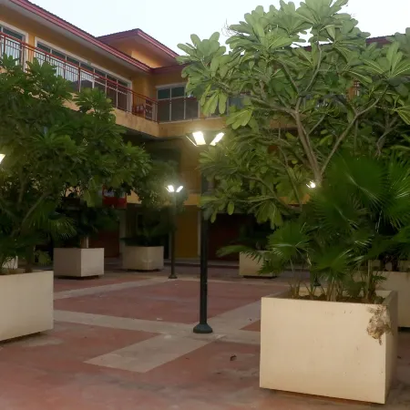 Hotel Grand 81