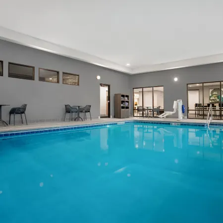 Holiday Inn Express & Suites CLINTON by IHG