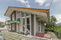 RedDoorz Near Jam Gadang Syariah Bukit Tinggi Hotel a Bukittinggi