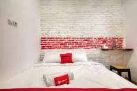 レッドドアーズ シャリアー @ Jlチェンガー アヤム ダラム DUCK RC DDR周辺のホテル