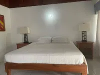Gold Nugget Hotel Hotel di Negril