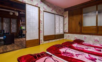 Sophia Hanok Guesthouse