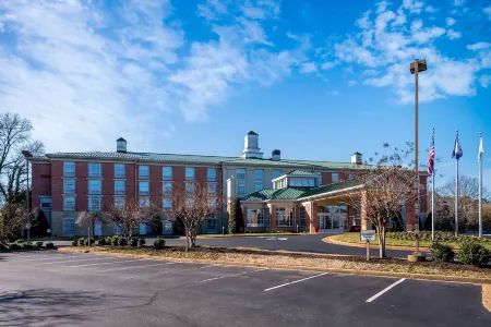 Hilton Garden Inn Williamsburg Отели рядом с достопримечательностью «Уильям & Мэри»
