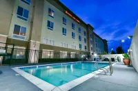 Hampton Inn & Suites Pittsburg - Pools