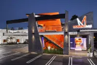 The Moment Hotel Hotels in Hollywood