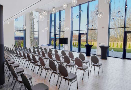 튤립 인/여관 지라르도