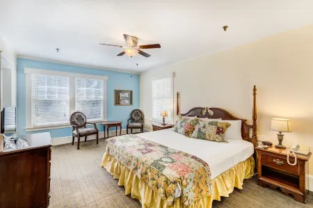 Lakeside Inn on Lake Dora