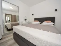 Franka Hoteles cerca de Galešnjak