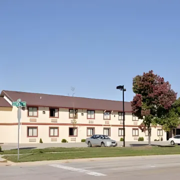 Super 8 by Wyndham Champaign
