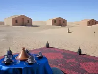 Bivouac la Dune Blanche Hôtels à : Zagora