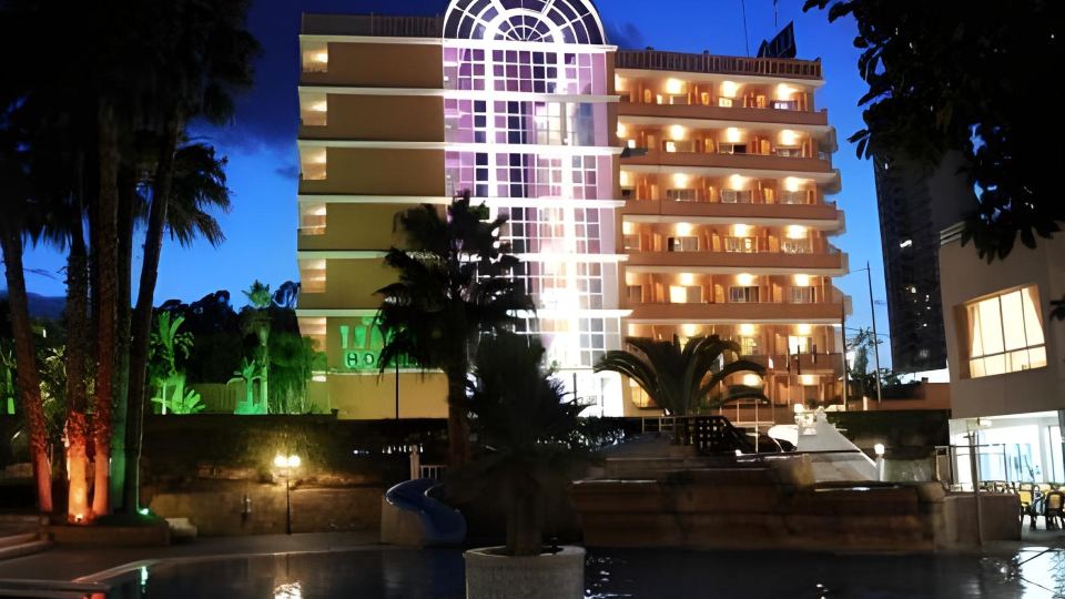 Hotel Tropic
