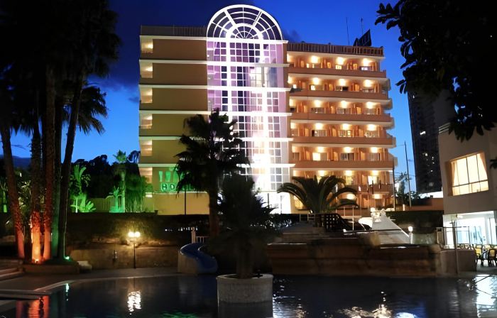 Hotel Tropic