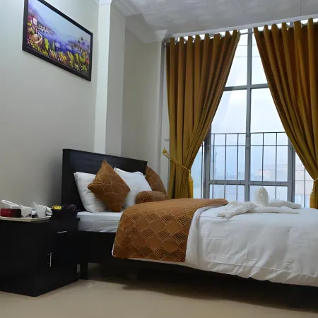 Grand Holiday Hotel