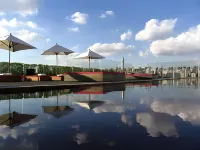 Hotel Unique - Pool