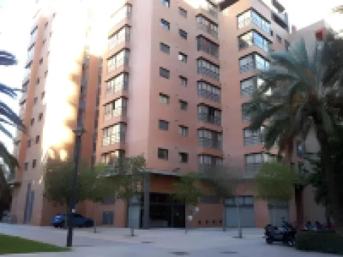 Apartamentos Plaza Picasso Hotels near Museo del Gremio de Artistas Falleros