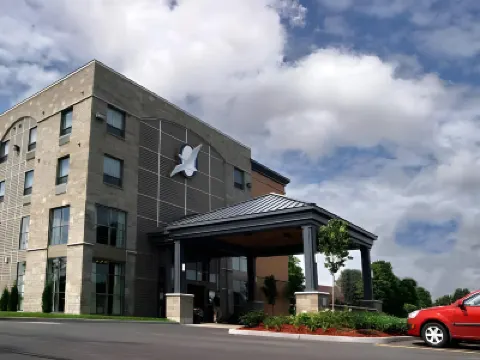 Days Inn by Wyndham Levis Hotels in Levis