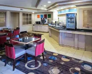 Comfort Suites Fort Wayne - Southwest Các khách sạn ở Aboite Township