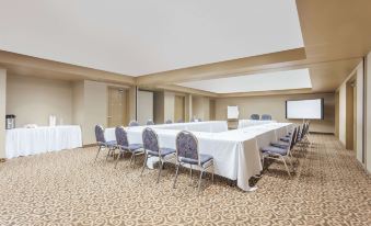 Super 8 by Wyndham Swan River MB