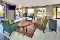 Microtel by Wyndham Vernal / Naples
